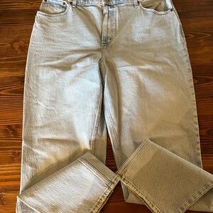 Abercrombie & Fitch Women’s Light Gray Relaxed Jeans